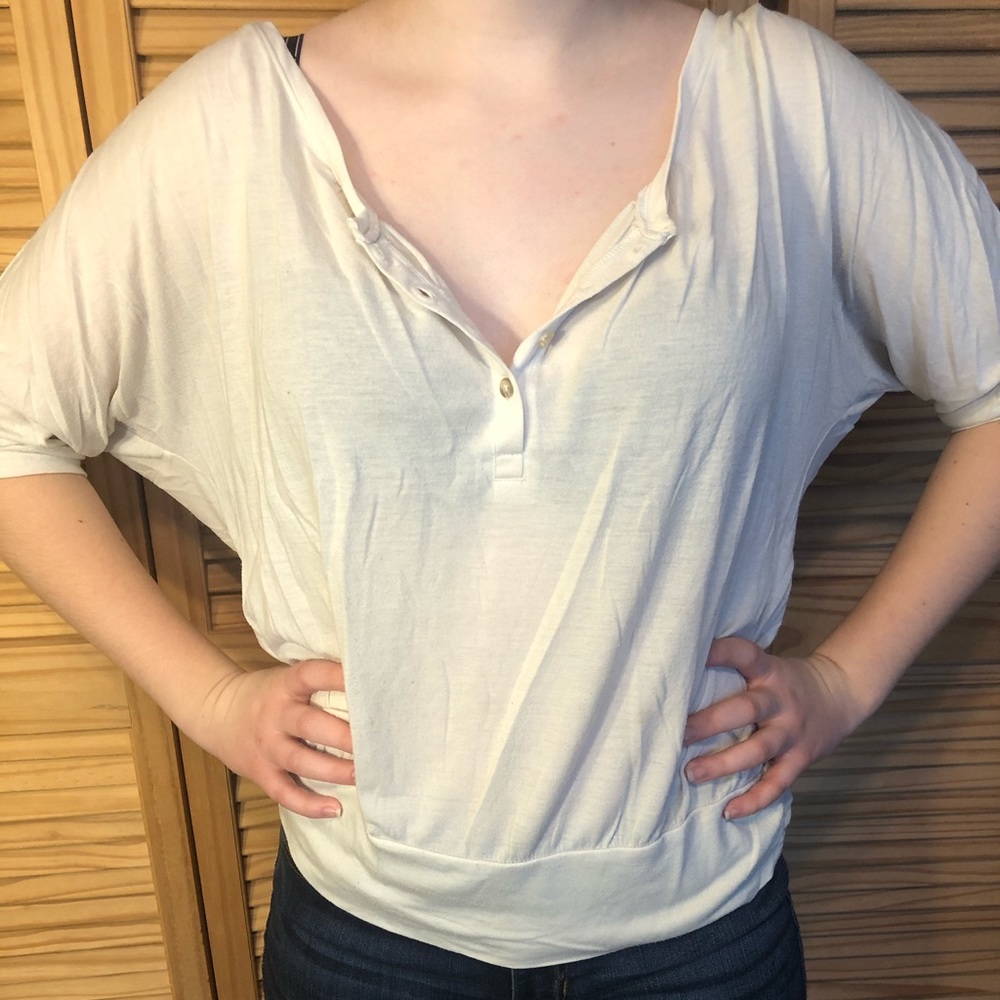 Loose white American Eagle shirt